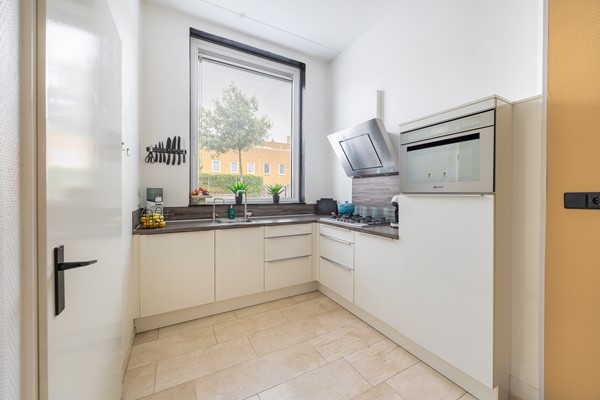 Medium property photo - Glazenmakerhof 120, 2492 RV Den Haag